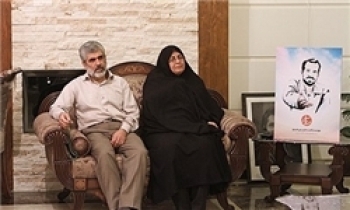 پوستر و آهنگ «عهدی روشن» به خانواده شهید احمدی‌روشن تقدیم شد