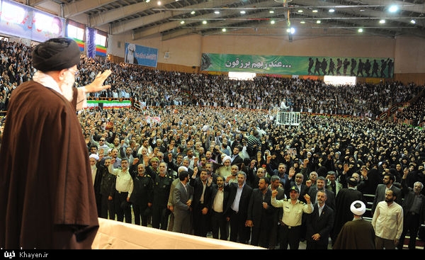 دیدار خانواده شهدا ،ایثارگران استان کرمانشاه با رهبر معظم انقلاب (1390/07/21)